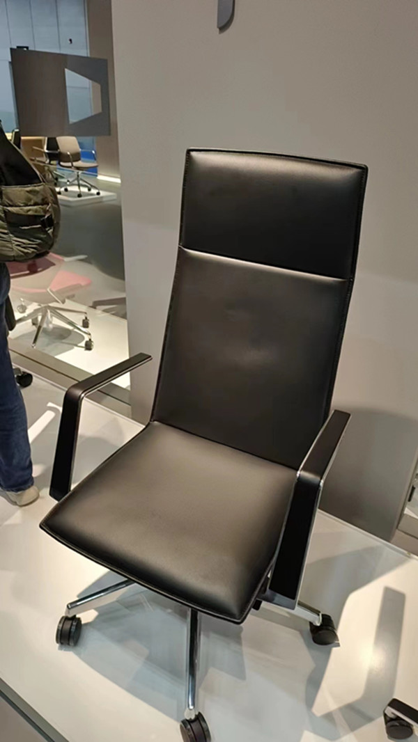 
                                    大連辦公家具廠